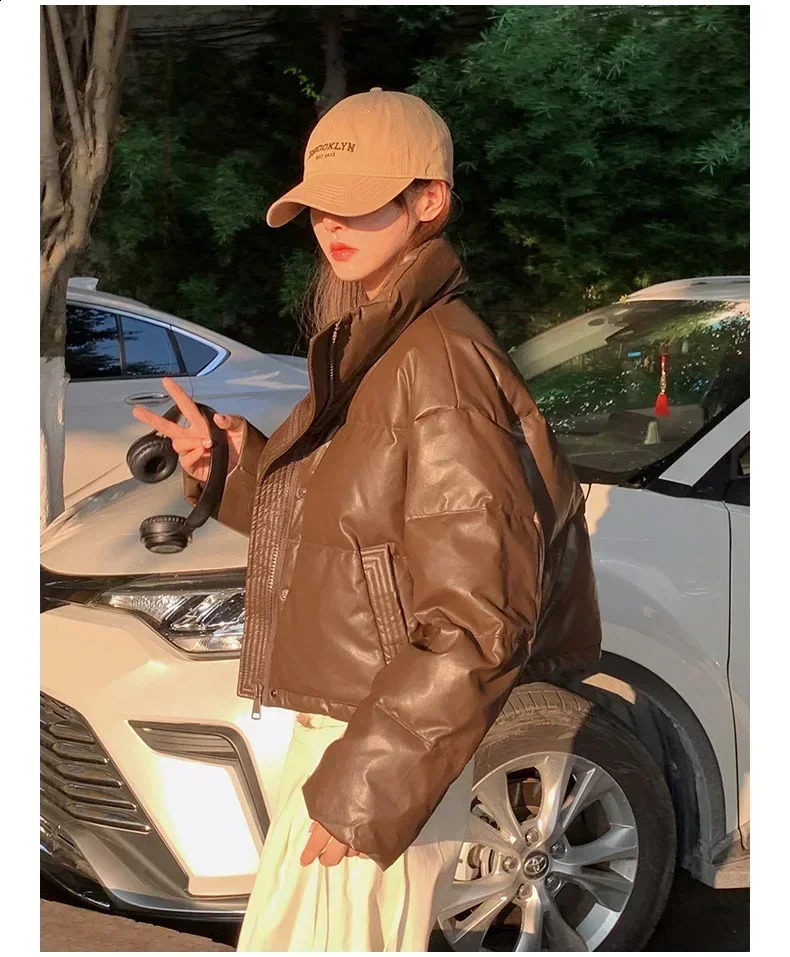 Women's Down Parkas Short American Style PU Leather Padded Jacket Winter Thickened Loose Small Bread Parka 231116