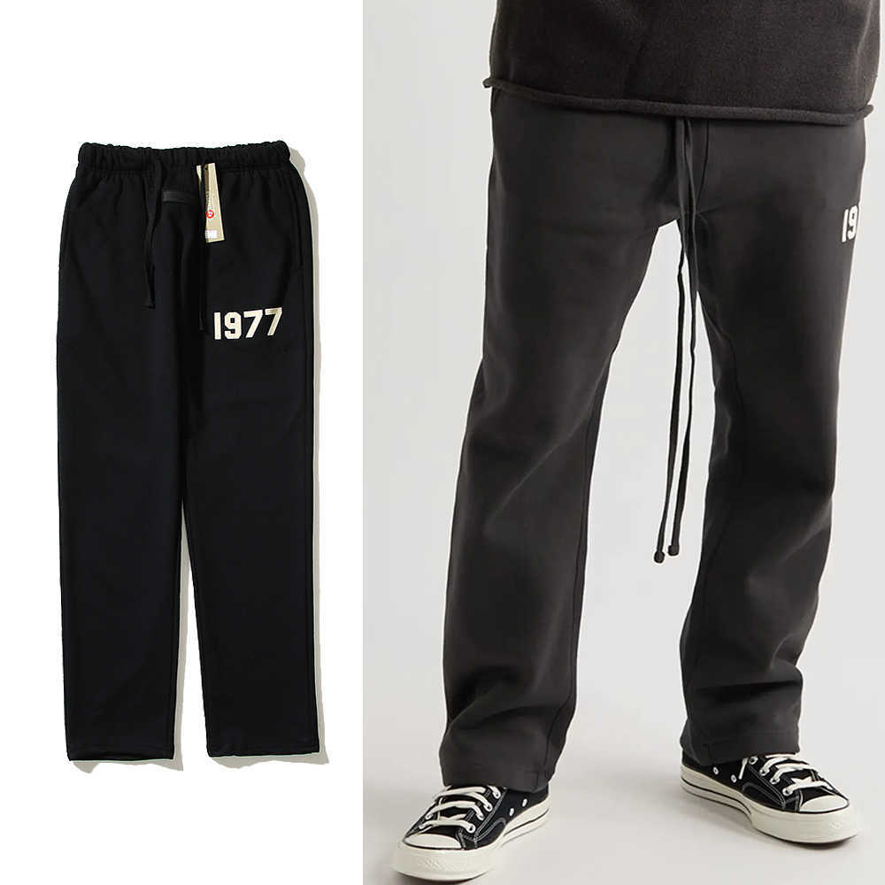 ESS Pant Luxury Mens Designer FOG ESSEN Season 8 Double Track High Street Loose Casual 1977 Flocked Wide Mouth Drawstring Pants for Mens Womens, Black
ESS Pant Luxury Mens Designer FOG ESSEN Season 8 Double Track High Street Loose Casual 1977 Flocked Wide Mouth Drawstring Pants for Mens Womens, Black