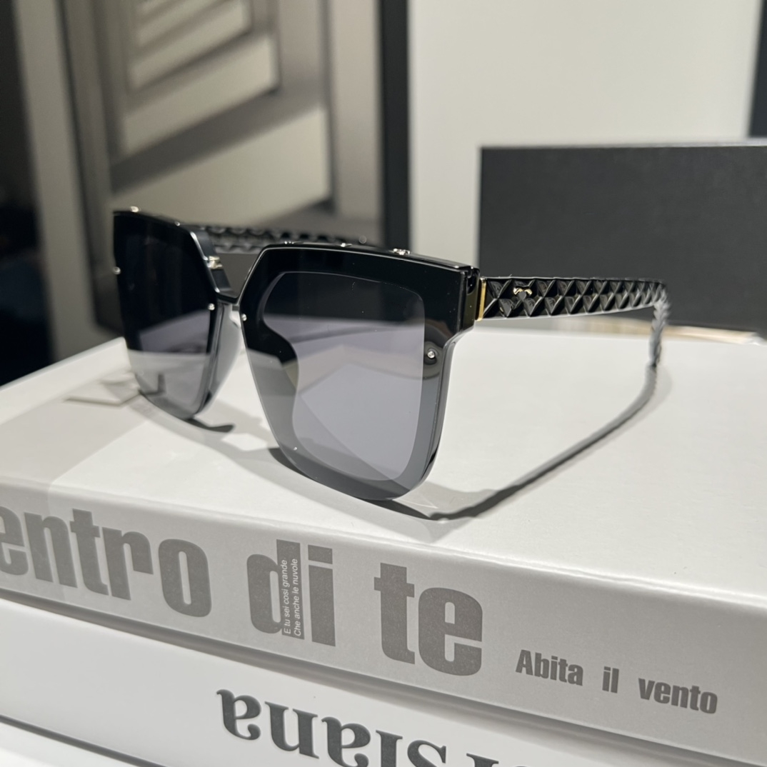 ch8418 Sunglasses for Women Men Designer Summer Shades Polarized Eyeglasses Big Frame Black Vintage Oversized Sun Glasses of Women Male
ch8418 Sunglasses for Women Men Designer Summer Shades Polarized Eyeglasses Big Frame Black Vintage Oversized Sun Glasses of Women Male