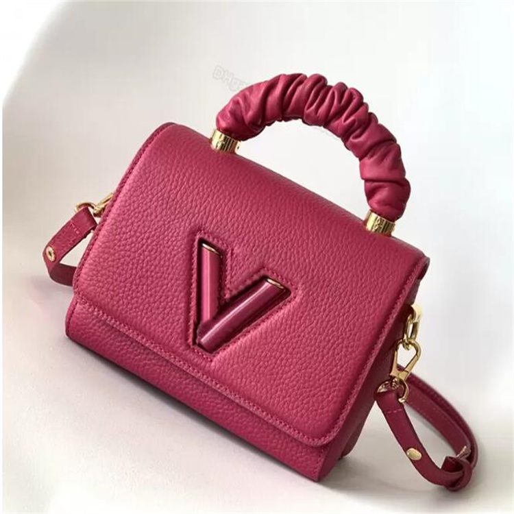 Women's cross body Shoulder bags handbag designer hair ring handle crossbody 58688 Twists flap brand lock dinner party luxury mini square, M58571
Women's cross body Shoulder bags handbag designer hair ring handle crossbody 58688 Twists flap brand lock dinner party luxury mini square, M58571