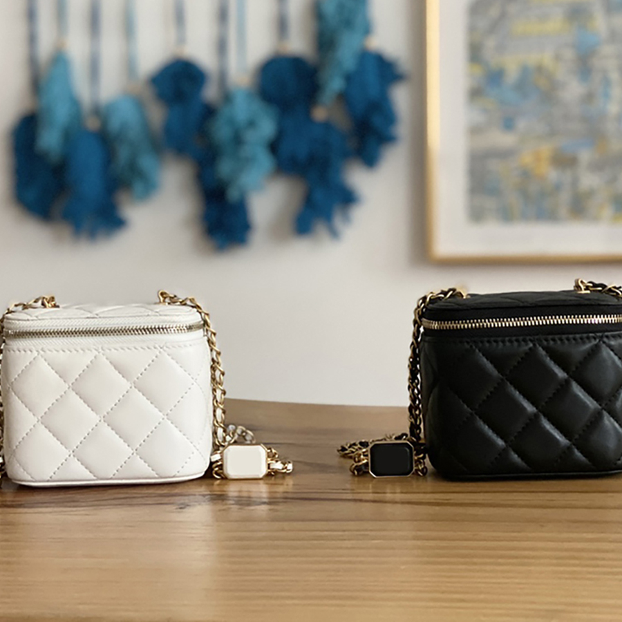 Luxury Shoulder Bags Designer Cosmetic Bags 1:1 Quality Lambskin Crossbody Bag 11CM With Box MC275
Luxury Shoulder Bags Designer Cosmetic Bags 1:1 Quality Lambskin Crossbody Bag 11CM With Box MC275