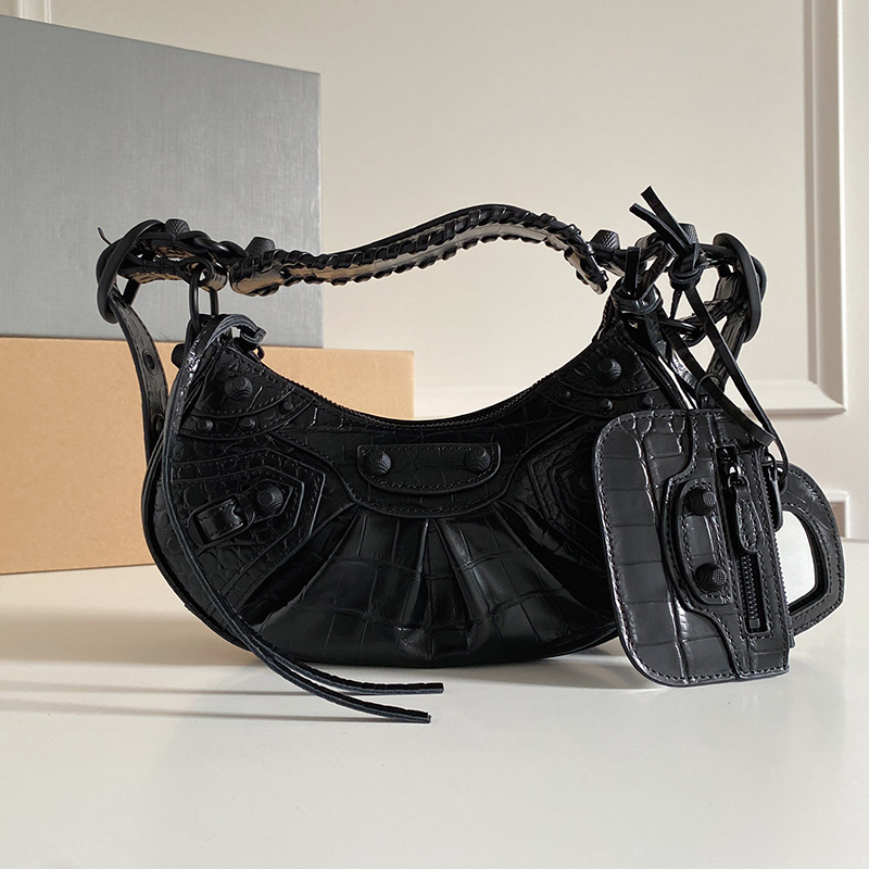 Designer Motorcycle Bag Luxury Hobos Bags 10A Half Moon Handbag Genuine leather Shoulder Bag With Box BAL03
Designer Motorcycle Bag Luxury Hobos Bags 10A Half Moon Handbag Genuine leather Shoulder Bag With Box BAL03