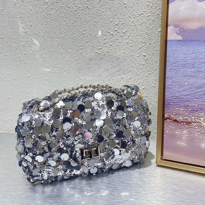 designr bags Shiny Inflexible Sequins Hand Woven Beads Flip Over Small Square Bag Silver Banquet Phone Underarm Crossbody Bag 230420
