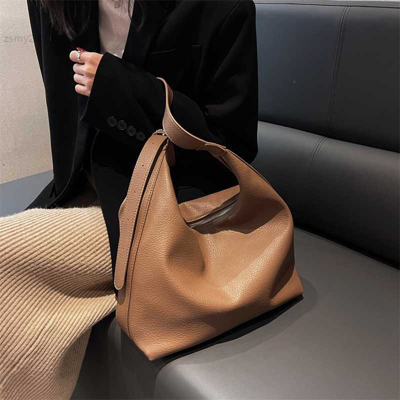Evening Bags Solid Color PU Leather Shoulder Bag Casual Women Handbags Zipper Women's Bag Fashion Large Shopping Tote Bag Bolsa Feminina 2023, Khaki
Evening Bags Solid Color PU Leather Shoulder Bag Casual Women Handbags Zipper Women's Bag Fashion Large Shopping Tote Bag Bolsa Feminina 2023, Khaki