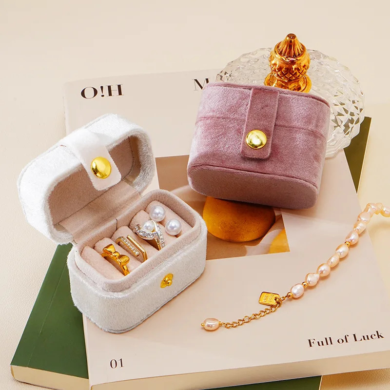 Jewelry Boxes Mini Portable Soft Pearl Velvet Box For Travel Necklace Earring Ring Storage High Grade Women Organizer Case 231117