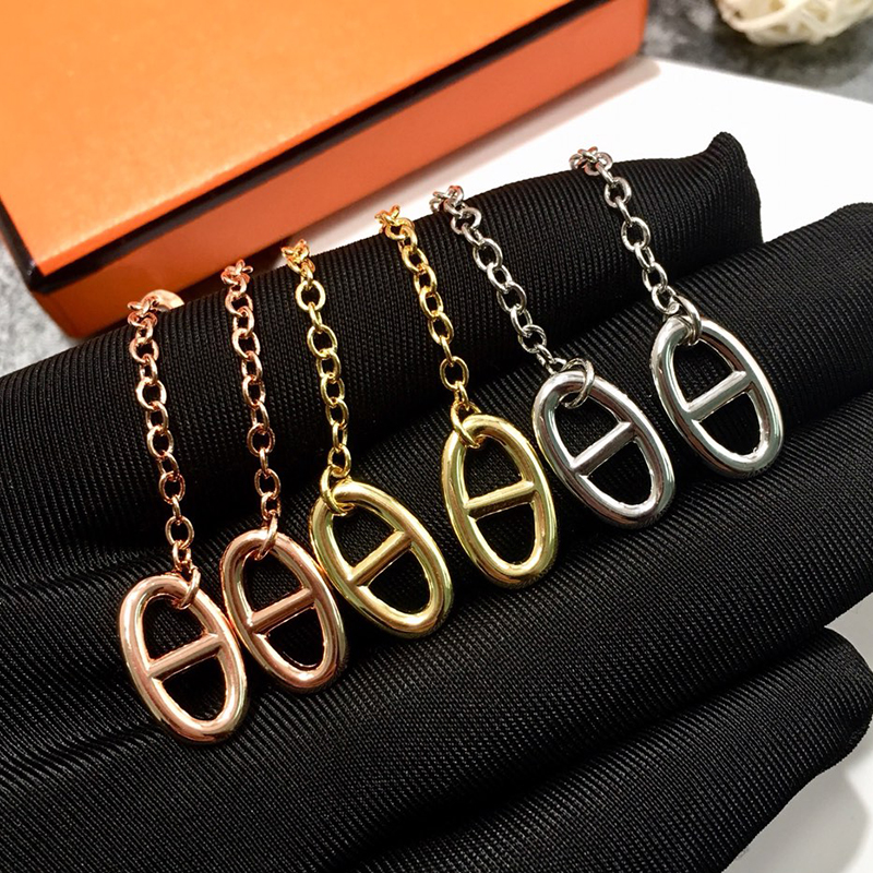 Farandole Earrings charm H for woman stud designer brass Gold plated 18K T0P Advanced Materials European size fashion luxury gift for girlfriend with box 008
Farandole Earrings charm H for woman stud designer brass Gold plated 18K T0P Advanced Materials European size fashion luxury gift for girlfriend with box 008