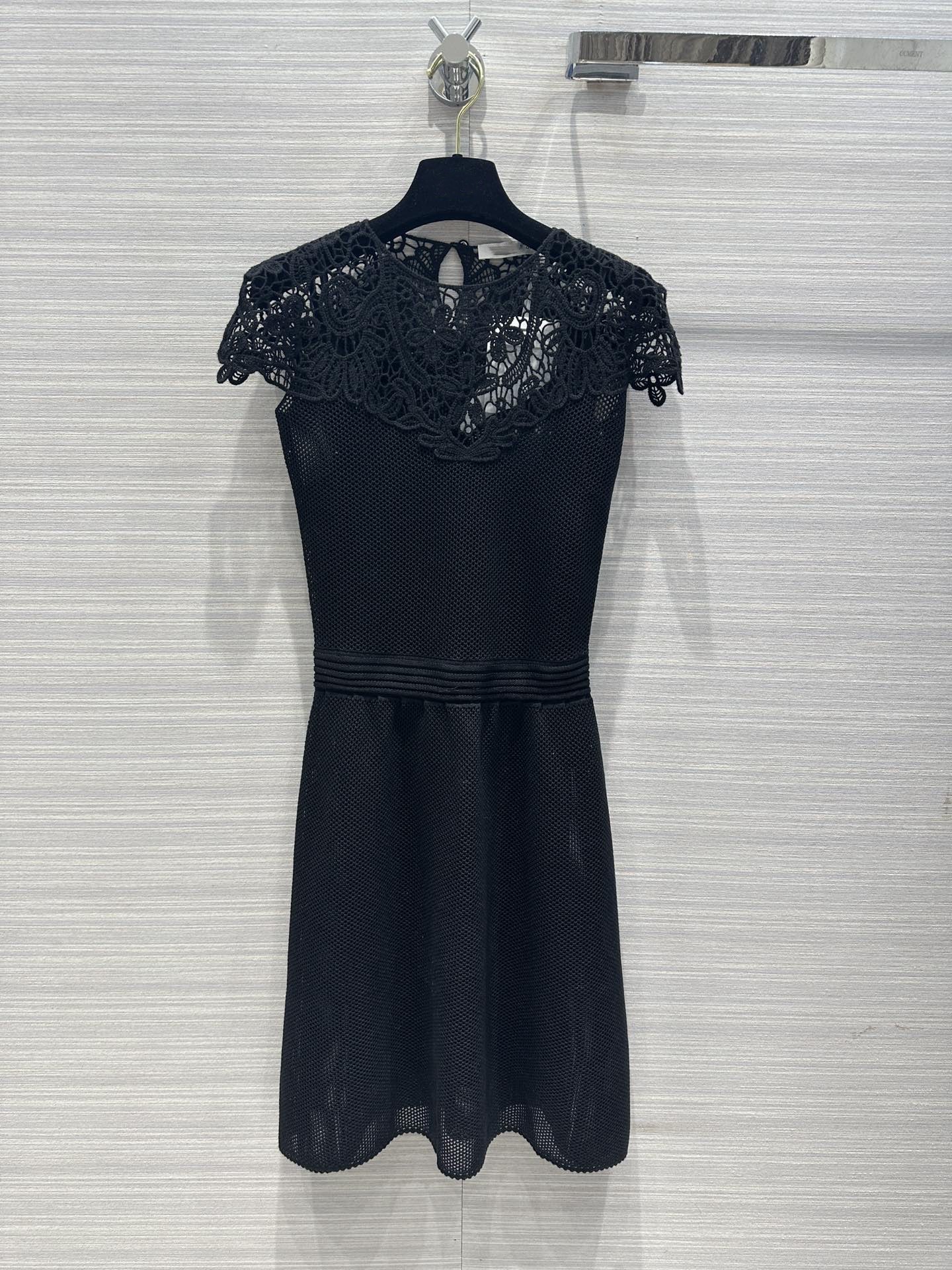 Designer Dress 2023 Spring Summer O Neck Short Sleeve Fashion Milan Runway Brand Same Style Dresses Women' 0418-7, White
Designer Dress 2023 Spring Summer O Neck Short Sleeve Fashion Milan Runway Brand Same Style Dresses Women' 0418-7, White