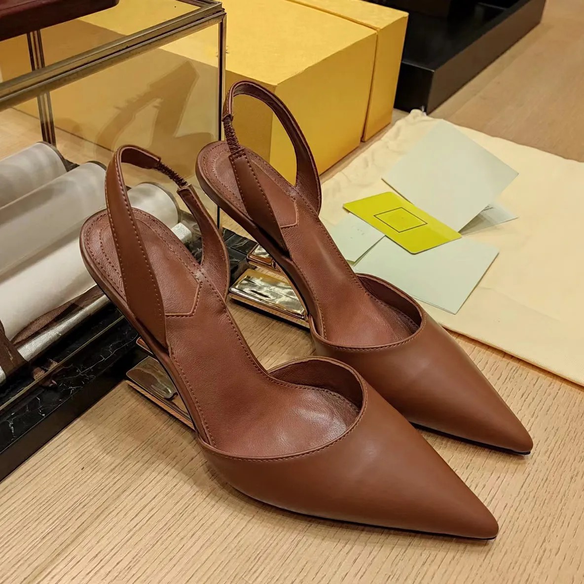 New Sandals Designer Dress Shoes Fashion Women Pointed Toe Ankle Wrap with Genuine Leather Party Shoe Back Hollow 9CM Wedge Heel Casual Banquet