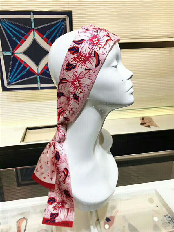 Luxury Woman's Scarf, Fashion letter copy Handbag Scarves, Neckties, Hair bundles ,100% silk material Wraps
Luxury Woman's Scarf, Fashion letter copy Handbag Scarves, Neckties, Hair bundles ,100% silk material Wraps