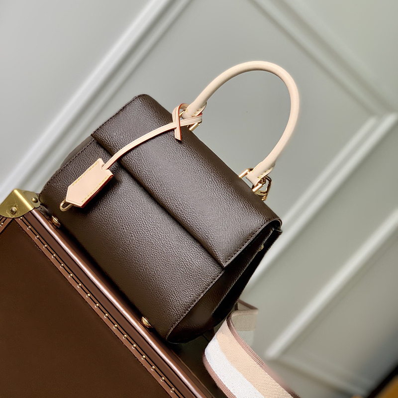 Designer Shoulder Bag Luxury Mini Handbag 10A Mirror quality Crossbody Bag With Box L198, M46055
Designer Shoulder Bag Luxury Mini Handbag 10A Mirror quality Crossbody Bag With Box L198, M46055