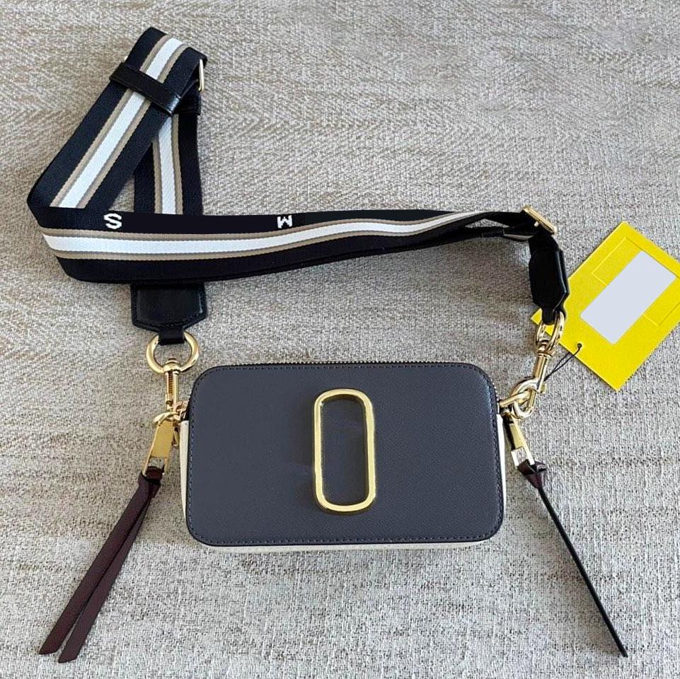 Marcie Marc jocobs the tote camera Bag Womens Mens luxury Designer purses PU Hobo Shoulder handbags Crossbody clutch mini Messenger luggage sling marcjocobs bags, White
Marcie Marc jocobs the tote camera Bag Womens Mens luxury Designer purses PU Hobo Shoulder handbags Crossbody clutch mini Messenger luggage sling marcjocobs bags, White