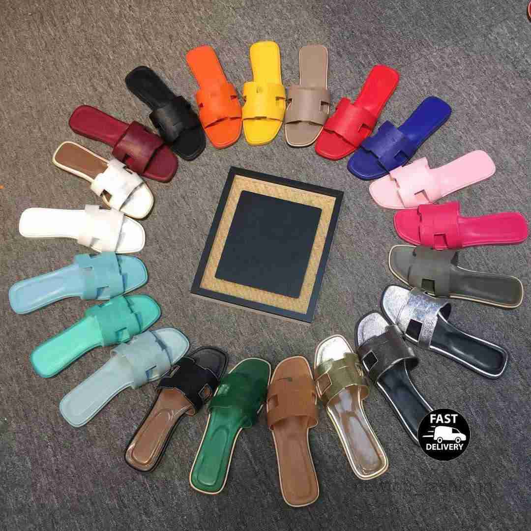 2022 Designer slippers Classic Sandals Genuine Leather Fashion Shoes Ladies slipper Beach Flat heel Flip Flops with dustbag size 34-43, #22
2022 Designer slippers Classic Sandals Genuine Leather Fashion Shoes Ladies slipper Beach Flat heel Flip Flops with dustbag size 34-43, #22
