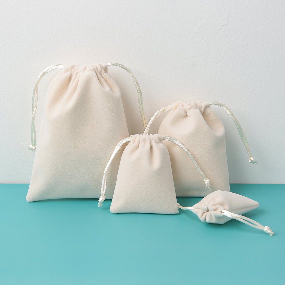 beige Velvet Bags with Ribbon Fit European Pandora Style Beads Charms and Bracelets Necklaces Jewelry Fashion Pendant Pouches
beige Velvet Bags with Ribbon Fit European Pandora Style Beads Charms and Bracelets Necklaces Jewelry Fashion Pendant Pouches