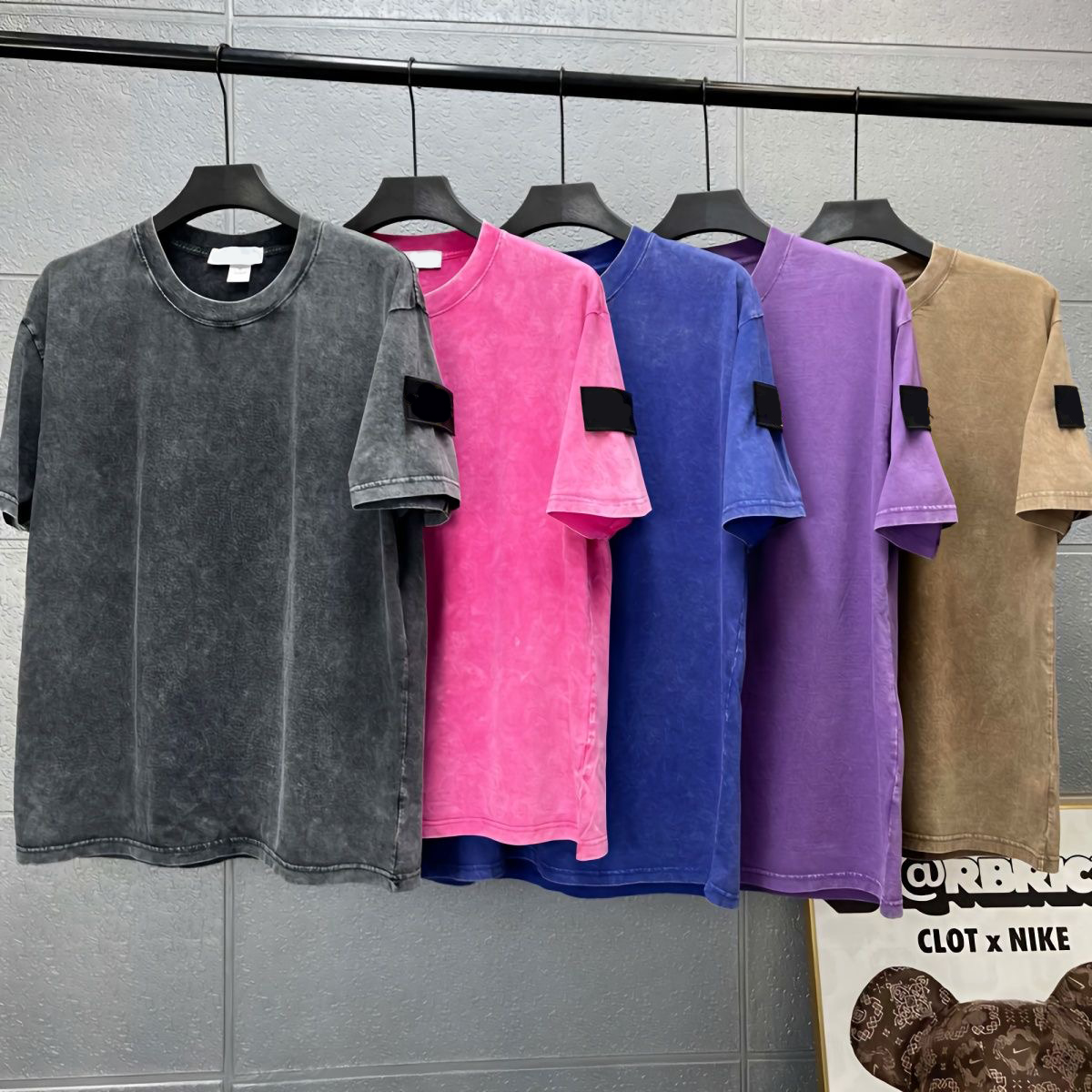 embroidery badge Designer Stone T Shirt Shirt Menswear Breathable Loose Letter Print Lovers Street Fashion Island T-Shirt Loose Size Large oversize S-XL
embroidery badge Designer Stone T Shirt Shirt Menswear Breathable Loose Letter Print Lovers Street Fashion Island T-Shirt Loose Size Large oversize S-XL