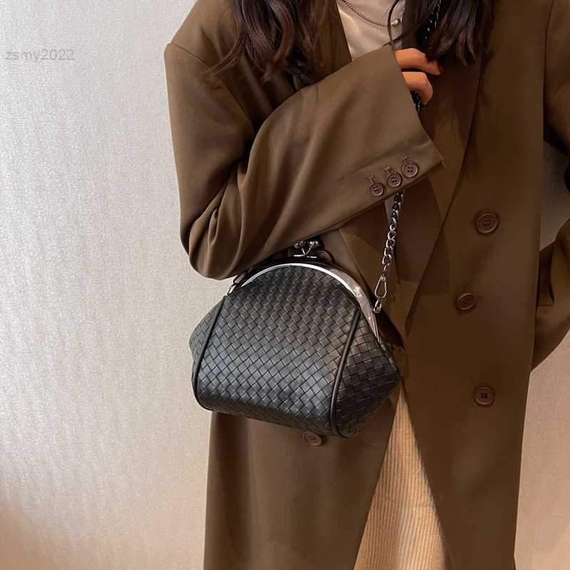 Evening Bags Luxury Brand Designer Clip Chain Shoulder Crossbody Bags for Women Handbag and Purses 2023 Ladies Messenger Bags High Quality, White
Evening Bags Luxury Brand Designer Clip Chain Shoulder Crossbody Bags for Women Handbag and Purses 2023 Ladies Messenger Bags High Quality, White