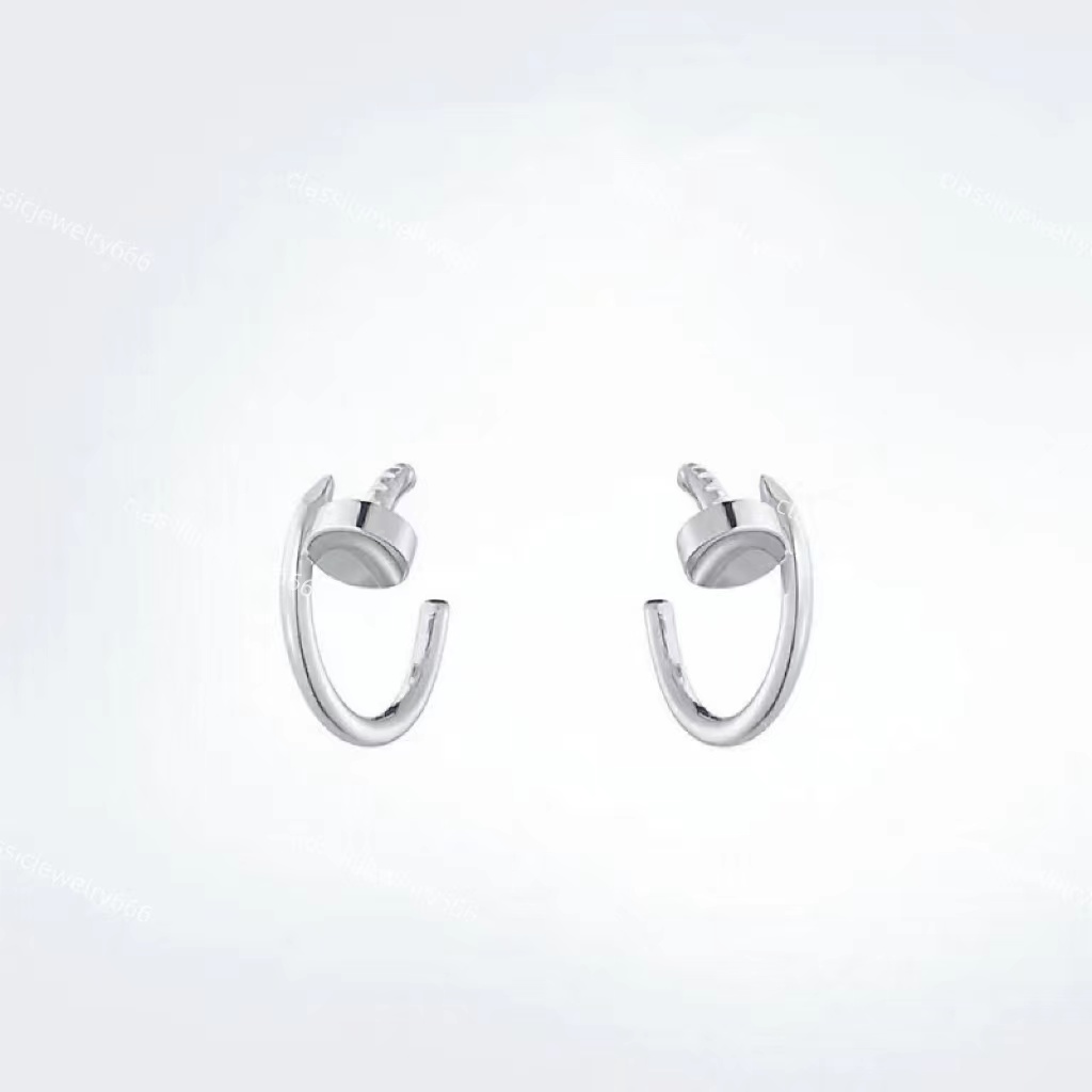 Luxury designer gold earrings, women's nail earrings, high-end 18K gold jewelry, holiday gifts, small diamond earrings with box
Luxury designer gold earrings, women's nail earrings, high-end 18K gold jewelry, holiday gifts, small diamond earrings with box