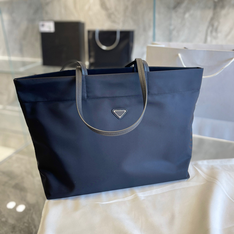 designer bag fashion Women Luxury Black Nylon Handbag Tote Bag For Designers Bag High Capacity Ladies Casual Shoppingcuyana zipper tote lola purse trendy, Customize
designer bag fashion Women Luxury Black Nylon Handbag Tote Bag For Designers Bag High Capacity Ladies Casual Shoppingcuyana zipper tote lola purse trendy, Customize