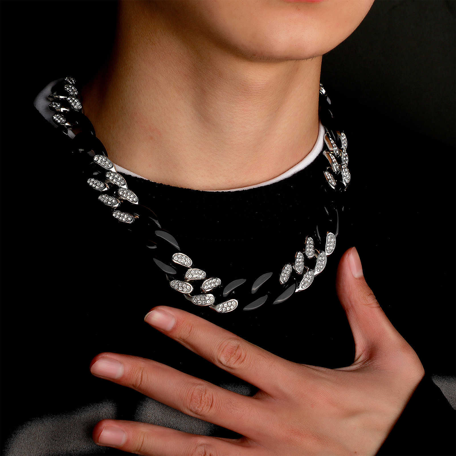 21mm Cuban Chain Link Necklace Black And White Silver 2 Tone Alloy Resin Mixed Foam Sweater Chains Cool Exaggerated Bling Mens Rapper Hip Hop Jewelry 