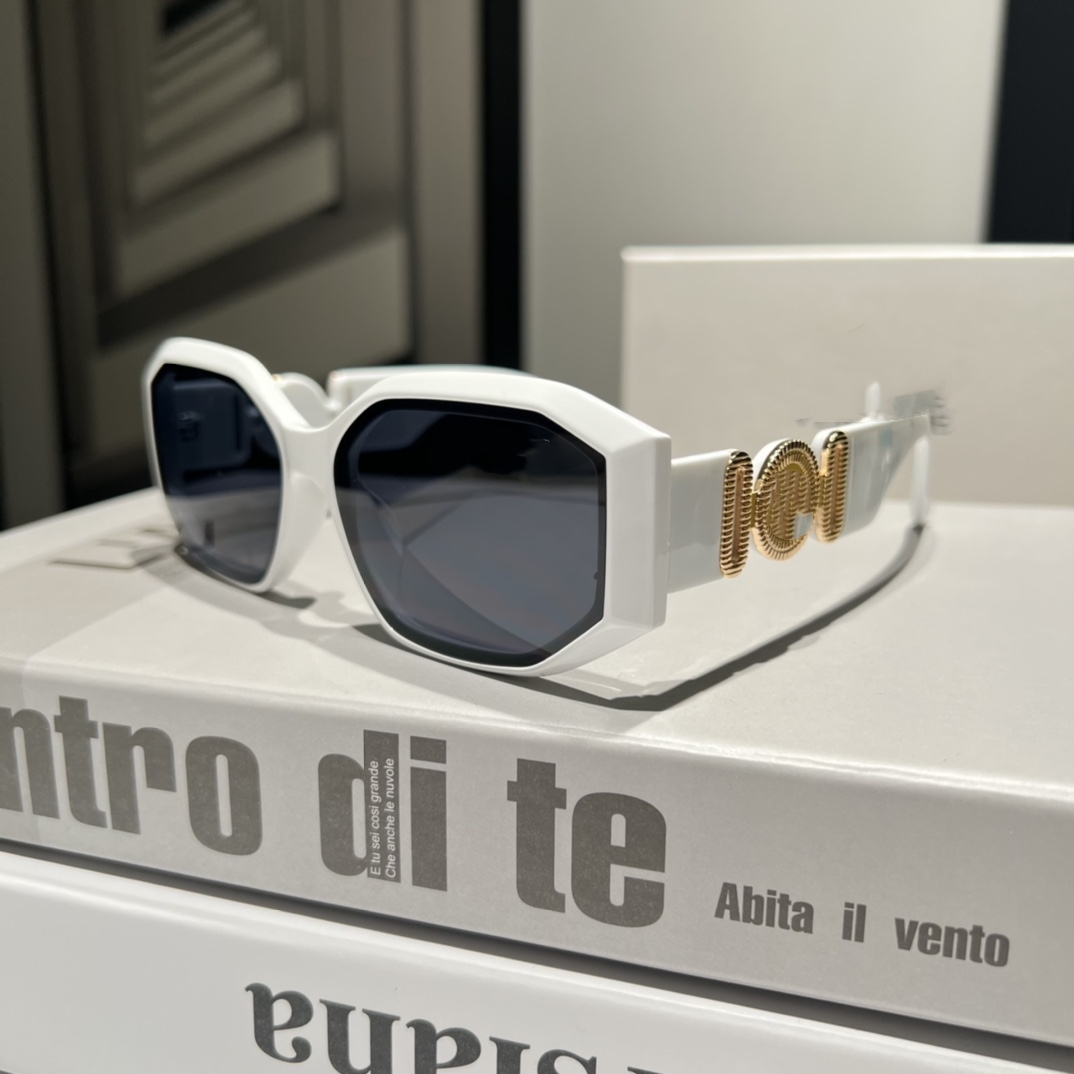 VE8422 Sunglasses for Women Men Designer Summer Shades Polarized Eyeglasses Big Frame Black Vintage Oversized Sun Glasses of Women Male
VE8422 Sunglasses for Women Men Designer Summer Shades Polarized Eyeglasses Big Frame Black Vintage Oversized Sun Glasses of Women Male