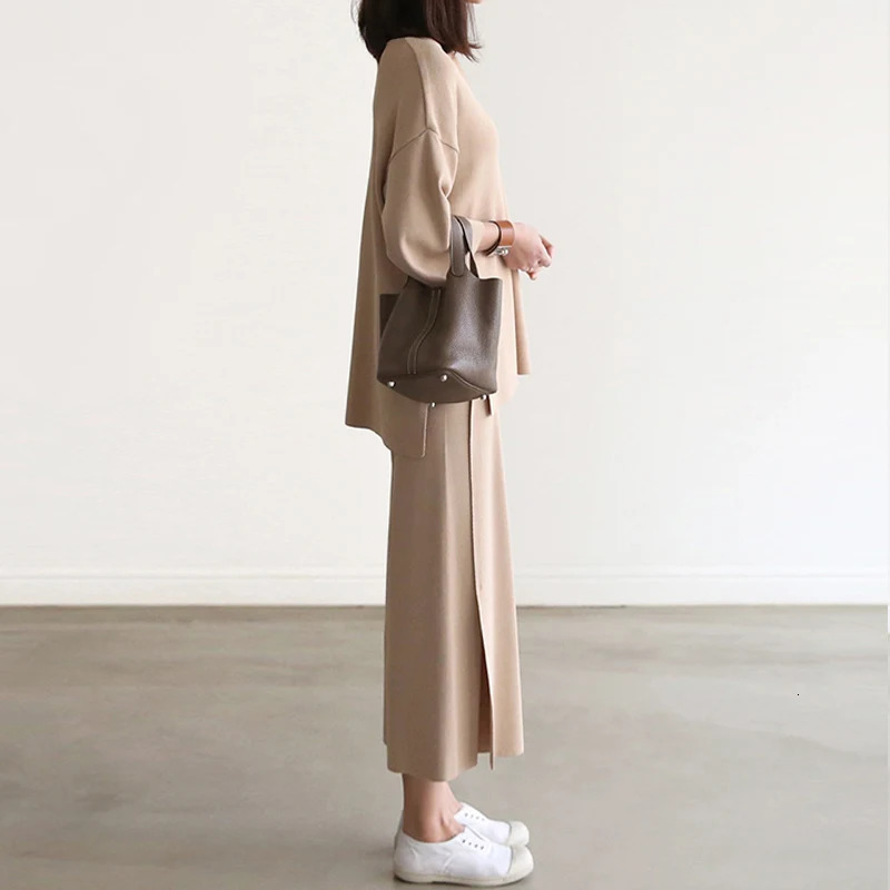 Womens Two Piece Pants Mens knitted set womens summer Vneck top wide leg pants fashionable twopiece 231118wtt