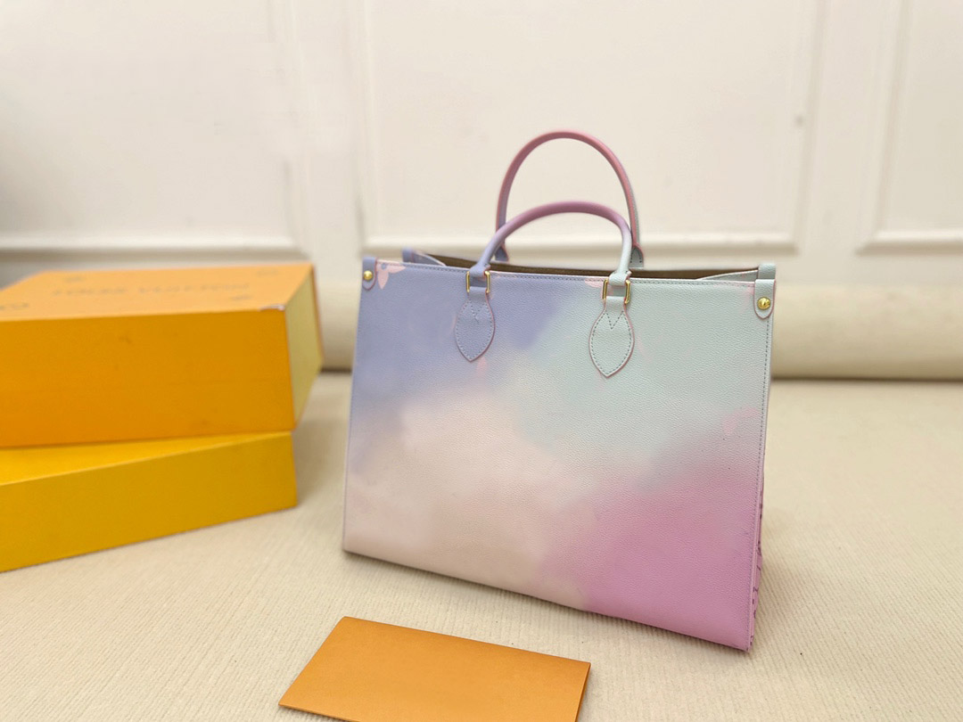 ON THE GO Onthego bags Women Luxurys Designers Crossbody Bags Womens Handbags Purse Tote Bag Ladies Casual Tote PVC Leather Shoulder Totes Female Shopping Big Purse, Customize
ON THE GO Onthego bags Women Luxurys Designers Crossbody Bags Womens Handbags Purse Tote Bag Ladies Casual Tote PVC Leather Shoulder Totes Female Shopping Big Purse, Customize