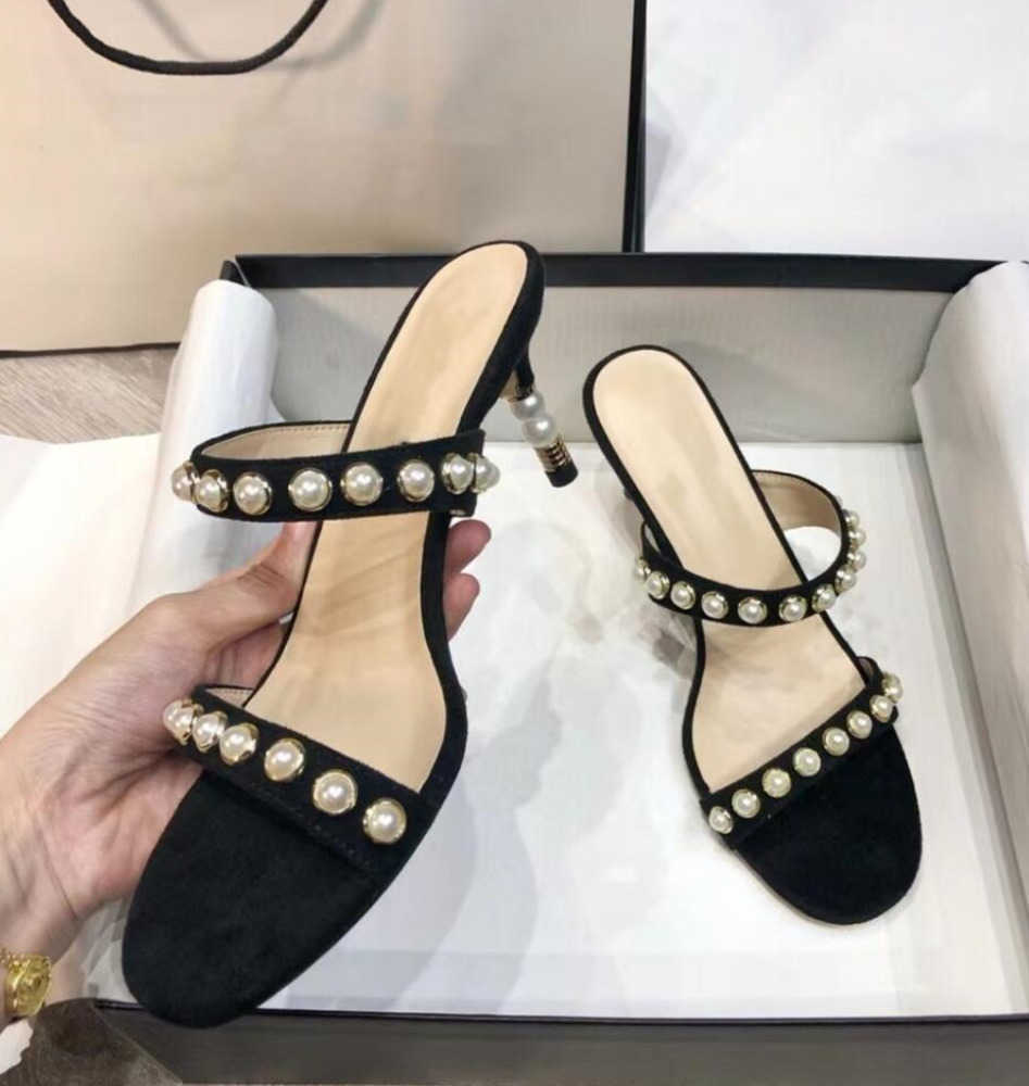 Double Letter Slipper Women High-Heeled Sandal Fashion Pearl Heel Women Sandals Classic Lady Party Wedding Sexy Summer Designer High-heel Shoes, White 6cm
Double Letter Slipper Women High-Heeled Sandal Fashion Pearl Heel Women Sandals Classic Lady Party Wedding Sexy Summer Designer High-heel Shoes, White 6cm