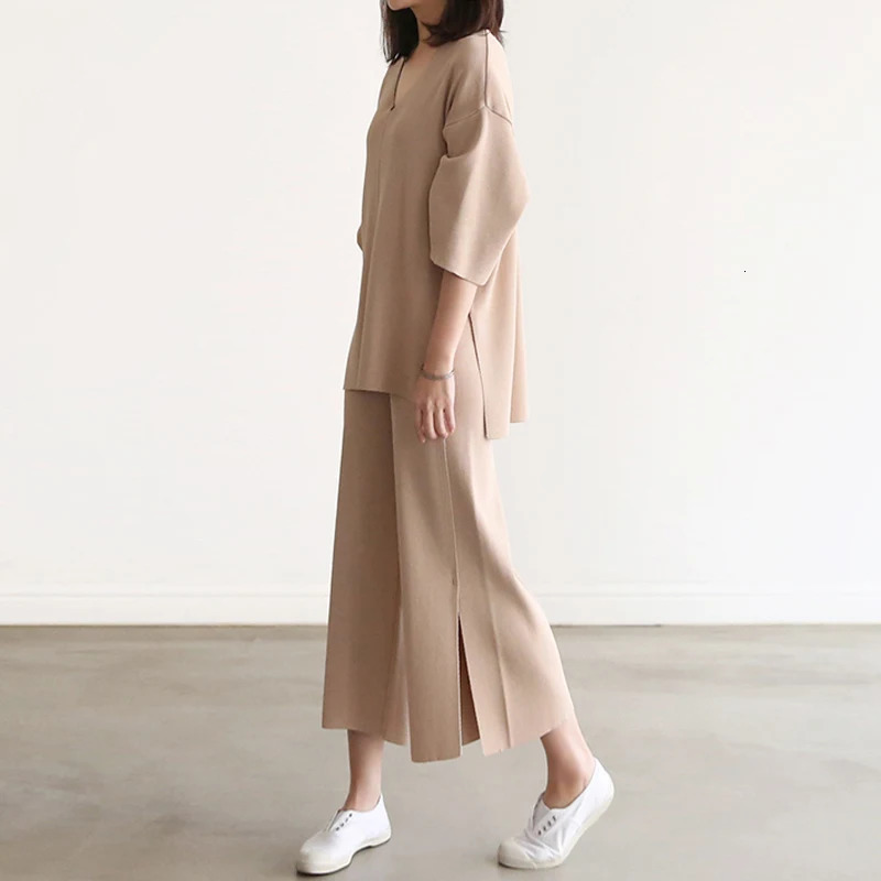 Womens Two Piece Pants Mens knitted set womens summer Vneck top wide leg pants fashionable twopiece 231118wtt