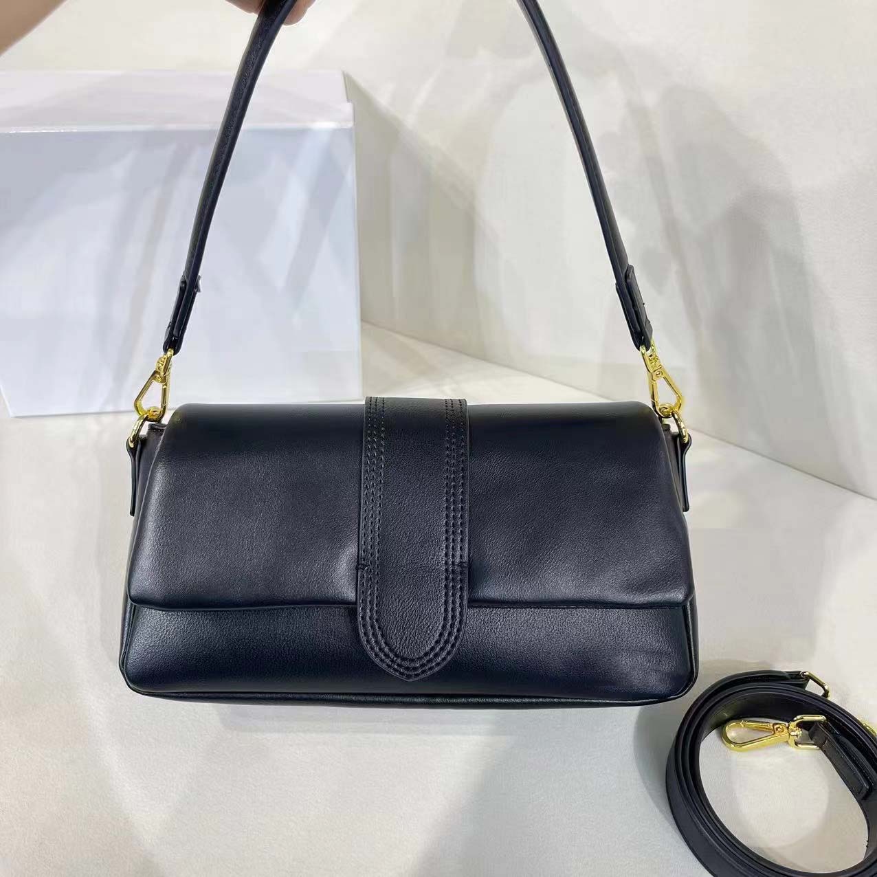 Designer bags handbag le bambimou Cross body bag Women Fashion Shoulder Bags Classic tote Luxuries Genuine Leather, Black
Designer bags handbag le bambimou Cross body bag Women Fashion Shoulder Bags Classic tote Luxuries Genuine Leather, Black