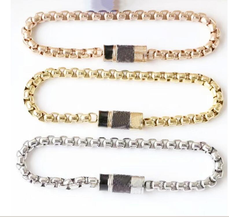 Perfume Bottle Leather Rotatable Opening Bracelet with Stainless Steel Chain Jewelry Gifts for Women Girls
Perfume Bottle Leather Rotatable Opening Bracelet with Stainless Steel Chain Jewelry Gifts for Women Girls