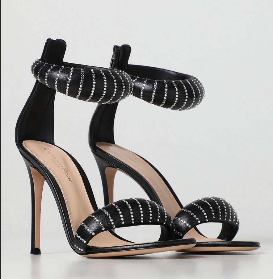 Luxury Women Rossis Bijoux Sandals Shoes Bubble Front Strap Gold Nude Black Calf Leather Party Wedding Gladiator Sandalias Sexy Lady Pumps EU35-43
Luxury Women Rossis Bijoux Sandals Shoes Bubble Front Strap Gold Nude Black Calf Leather Party Wedding Gladiator Sandalias Sexy Lady Pumps EU35-43