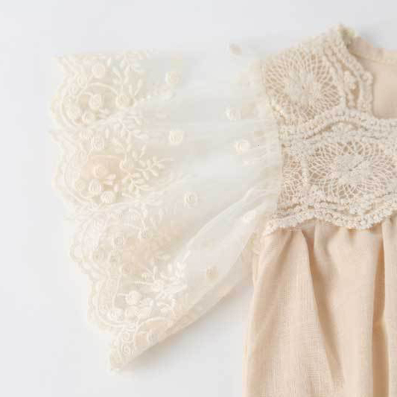 Rompers Korean Style Infant Baby Girls Jumpsuit Toddler Baby Girl Romper Lace Stitching Cotton Linen Short Sleeve Baby Girls Clothes 230418
