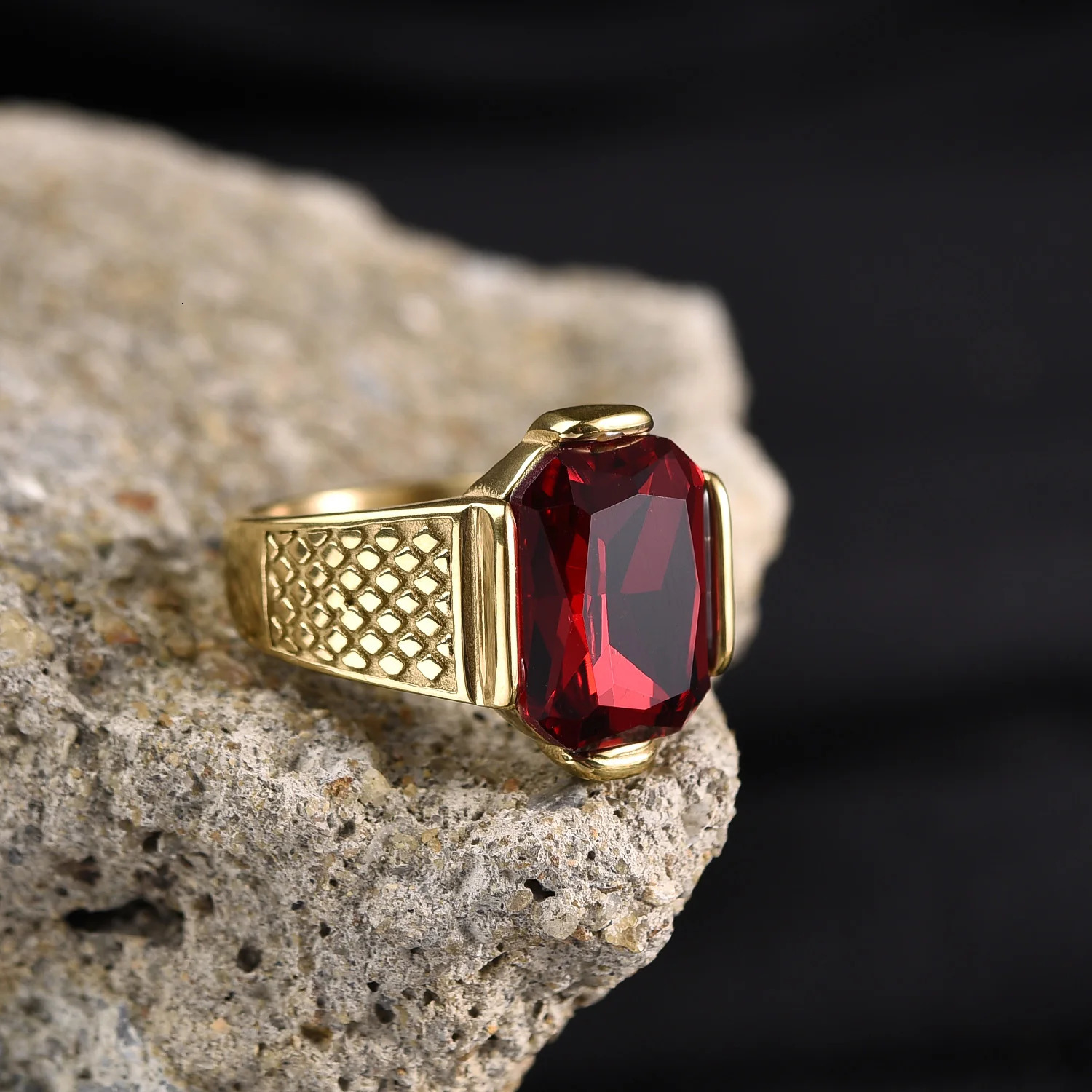 Solitaire Ring Men s High Quality Vintage Stainless Steel Gemstone Styles 18K Gold Plated Jewelry Professional Factory Made 231117