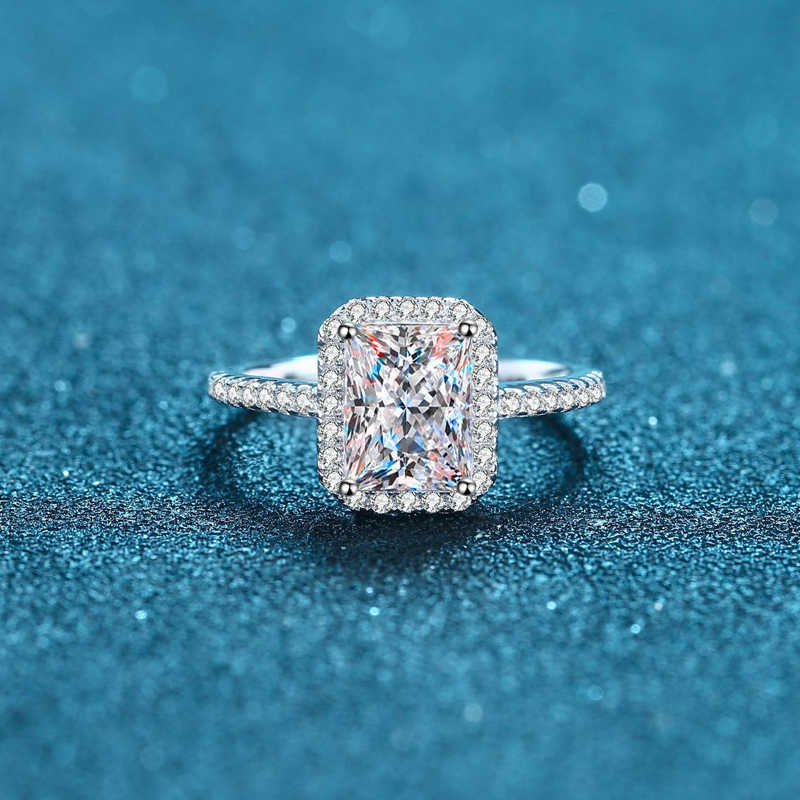 Certificated Radiant Cut Moissanite For Women 2CT Colorless VVS Dia Proposal Rings Sterg Sier Wedding Band Gifts AA230417