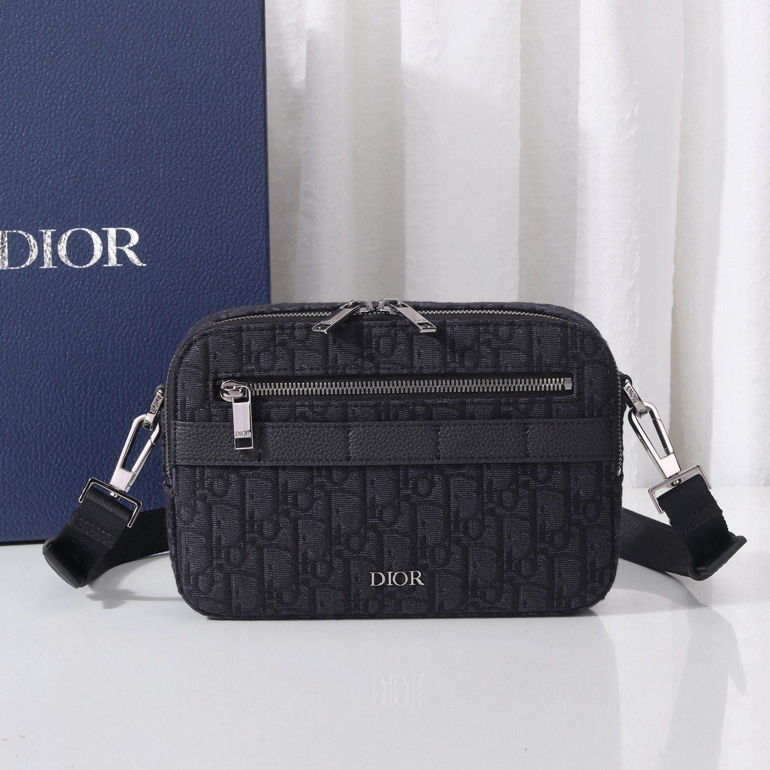 7A Safari Messenger Bags Christian Dior Atelier Shoulder Handbags, 22*15*5 cm
7A Safari Messenger Bags Christian Dior Atelier Shoulder Handbags, 22*15*5 cm