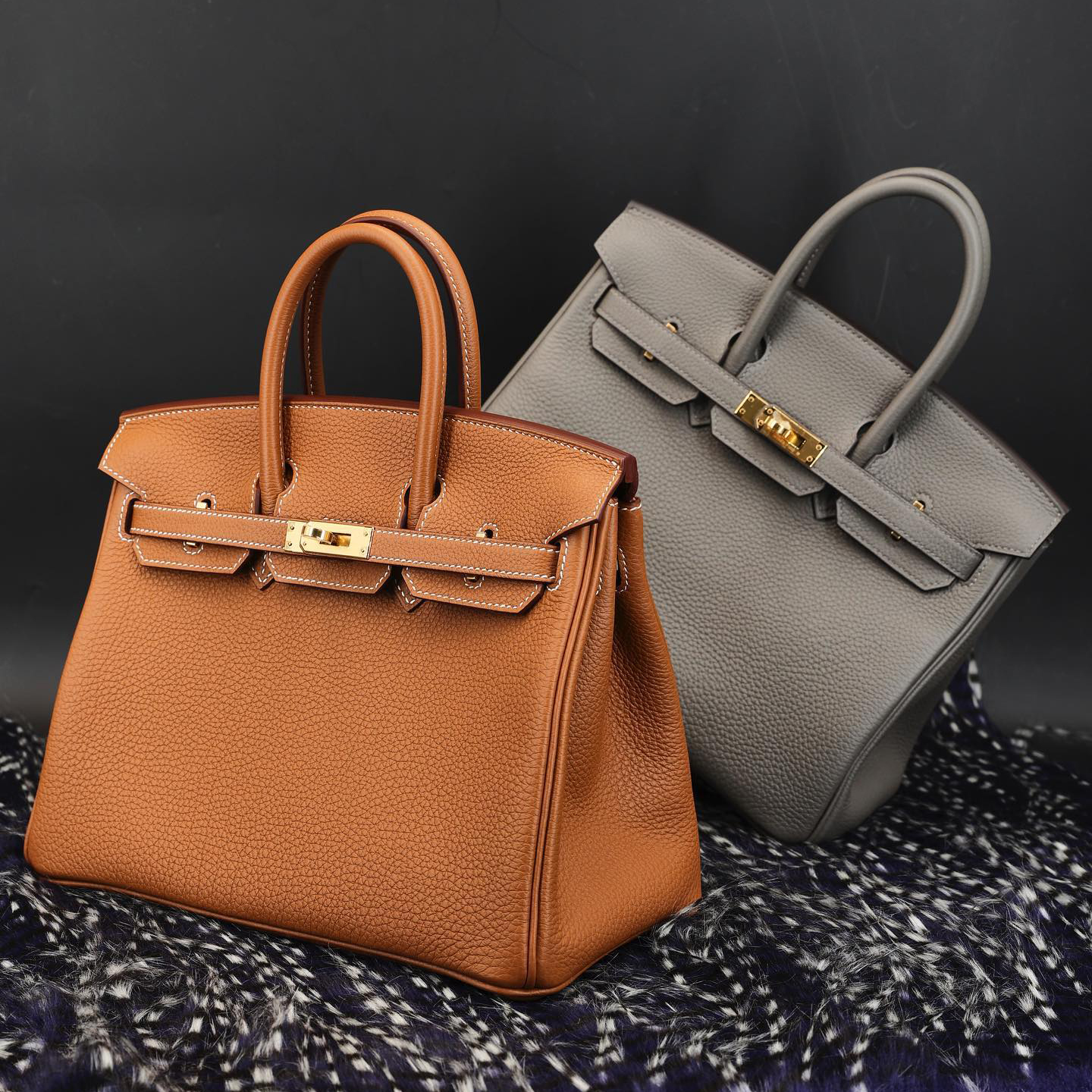 fashion Birkin bag top handle Genuine leather Luxurys designer bag Womens mens with scarf luggage the tote bag crossbody mini pochette handbag Shoulder clutch Bags, Orange
fashion Birkin bag top handle Genuine leather Luxurys designer bag Womens mens with scarf luggage the tote bag crossbody mini pochette handbag Shoulder clutch Bags, Orange