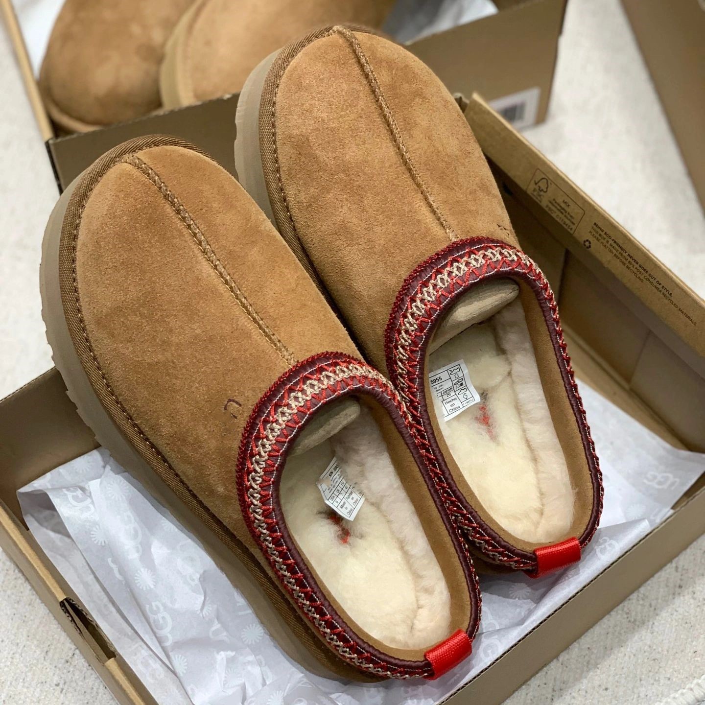 designer slipper for women winter sheepskin wool integrated thick sole slippers Australian snow boots flat shoes classic casual woman outside slippers leather, Color2
designer slipper for women winter sheepskin wool integrated thick sole slippers Australian snow boots flat shoes classic casual woman outside slippers leather, Color2