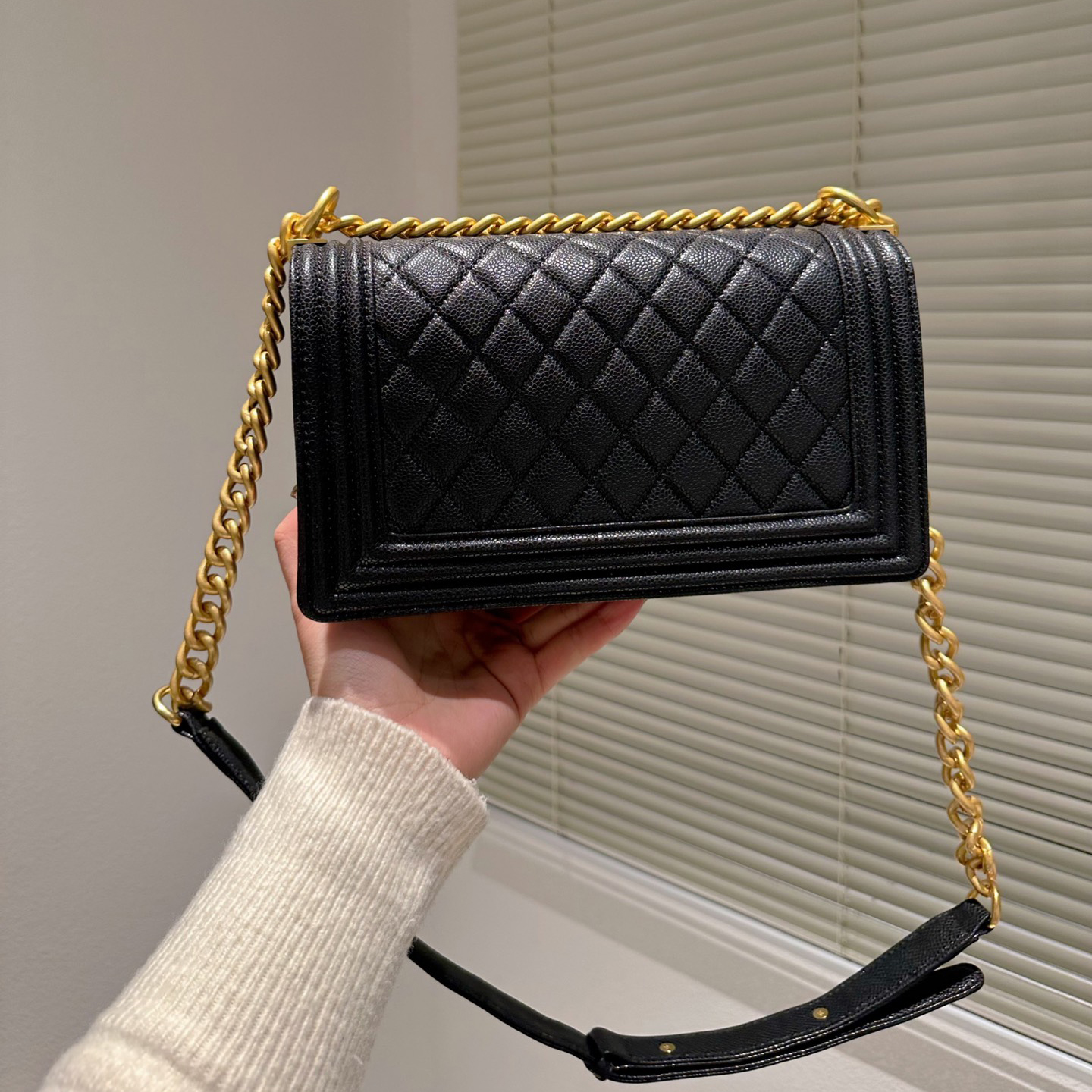 tote Fashion Women's Bag Luxury High Quality Leather Women's Metal Chain Messenger Bag Girls' Caviar Pattern Handbag Metal Button