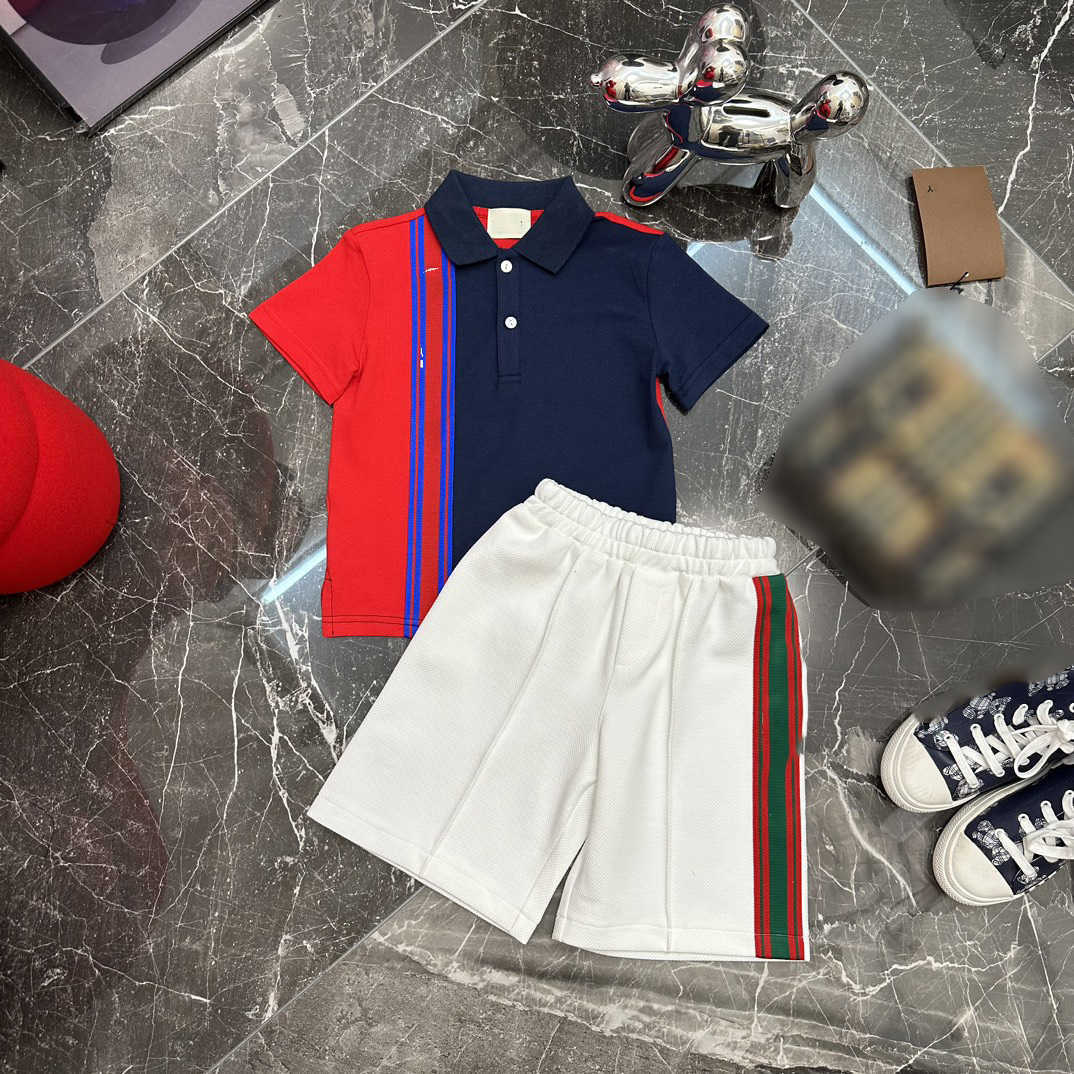 23ss kids set kids designer clothes boys Polo shirt Shorts suit lapel Ribbon splicing logo print Short sleeve tightness shorts suits High quality baby clothes
23ss kids set kids designer clothes boys Polo shirt Shorts suit lapel Ribbon splicing logo print Short sleeve tightness shorts suits High quality baby clothes