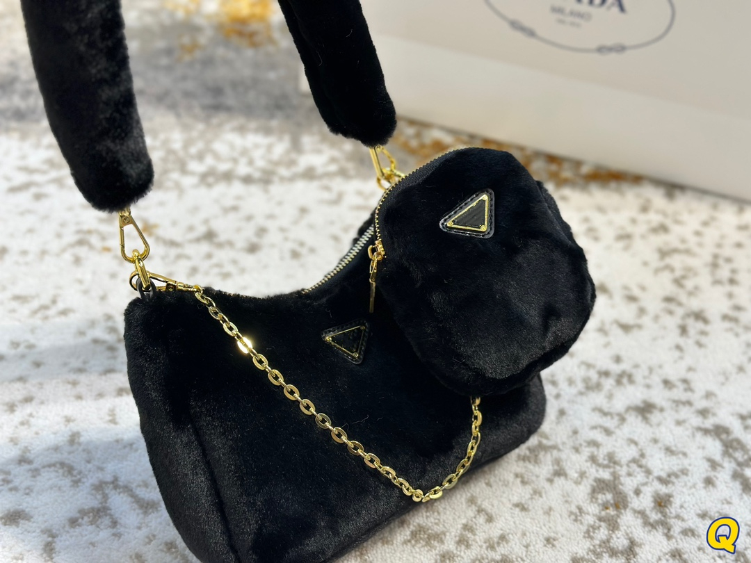 Fashion Luxury Brand Bag Rabbit Hair Designer Women's 2-in-1 Crossbody Bag Single Shoulder Bag Handbag, Black
Fashion Luxury Brand Bag Rabbit Hair Designer Women's 2-in-1 Crossbody Bag Single Shoulder Bag Handbag, Black