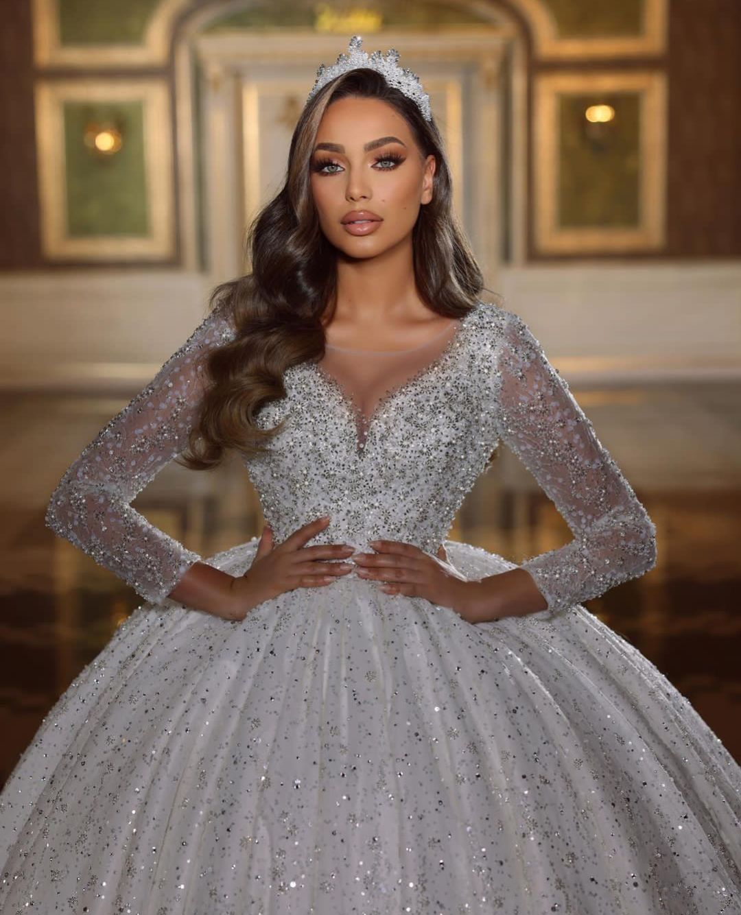 Ball Sparkly Gown Wedding Dresses Long Sleeves V Neck Sequins Applique Lace Ruffles Bridal Gowns Dias Pearls Formal Dress Plus Size Custom Made Vestid