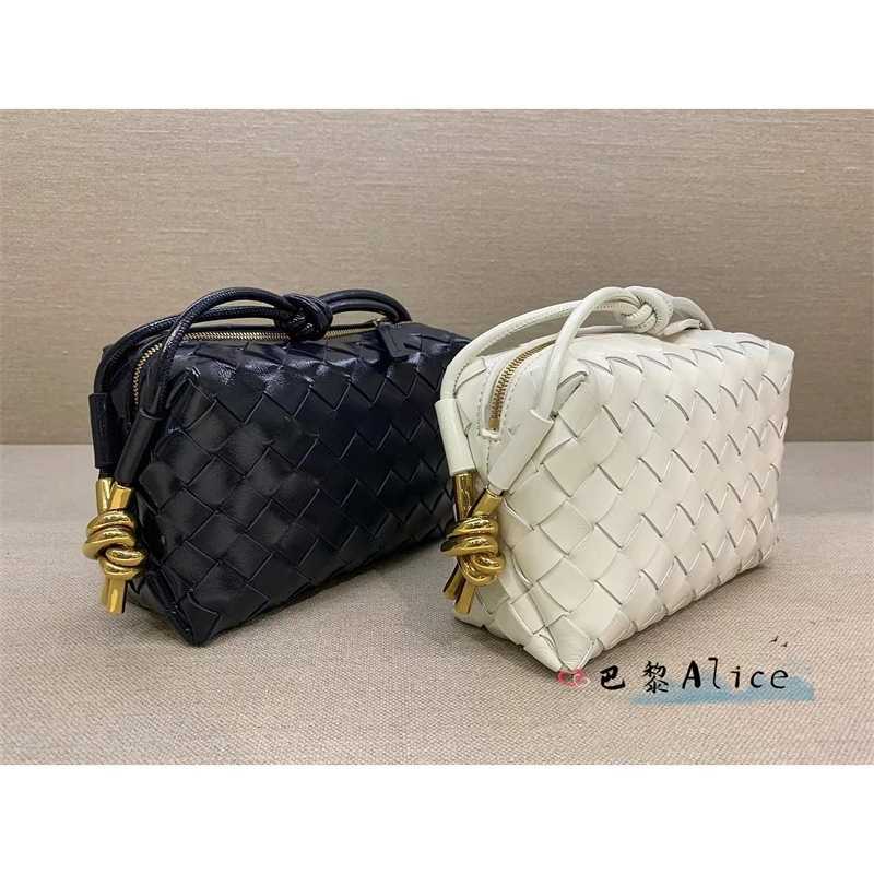 Tote Bag Handbags Venetas Designer Bottegas Woven Mini Loop Gold Button Mini One Shoulder Oblique Straddle Camera Leather Handbag Zc, Black3
Tote Bag Handbags Venetas Designer Bottegas Woven Mini Loop Gold Button Mini One Shoulder Oblique Straddle Camera Leather Handbag Zc, Black3