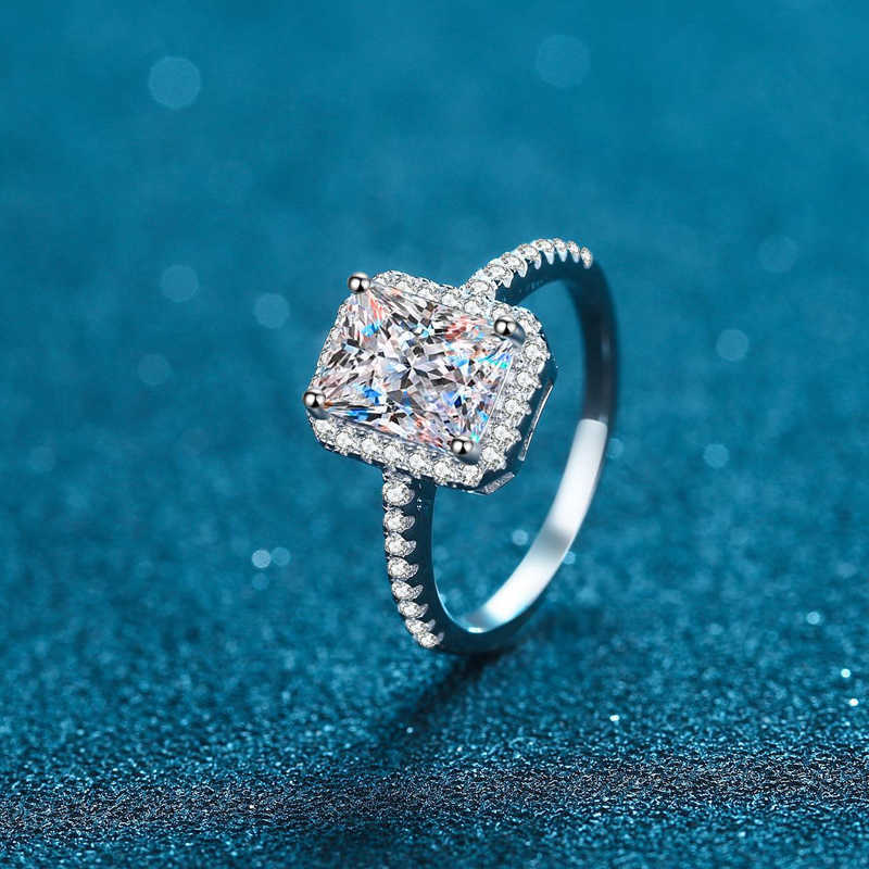 Certificated Radiant Cut Moissanite For Women 2CT Colorless VVS Dia Proposal Rings Sterg Sier Wedding Band Gifts AA230417
