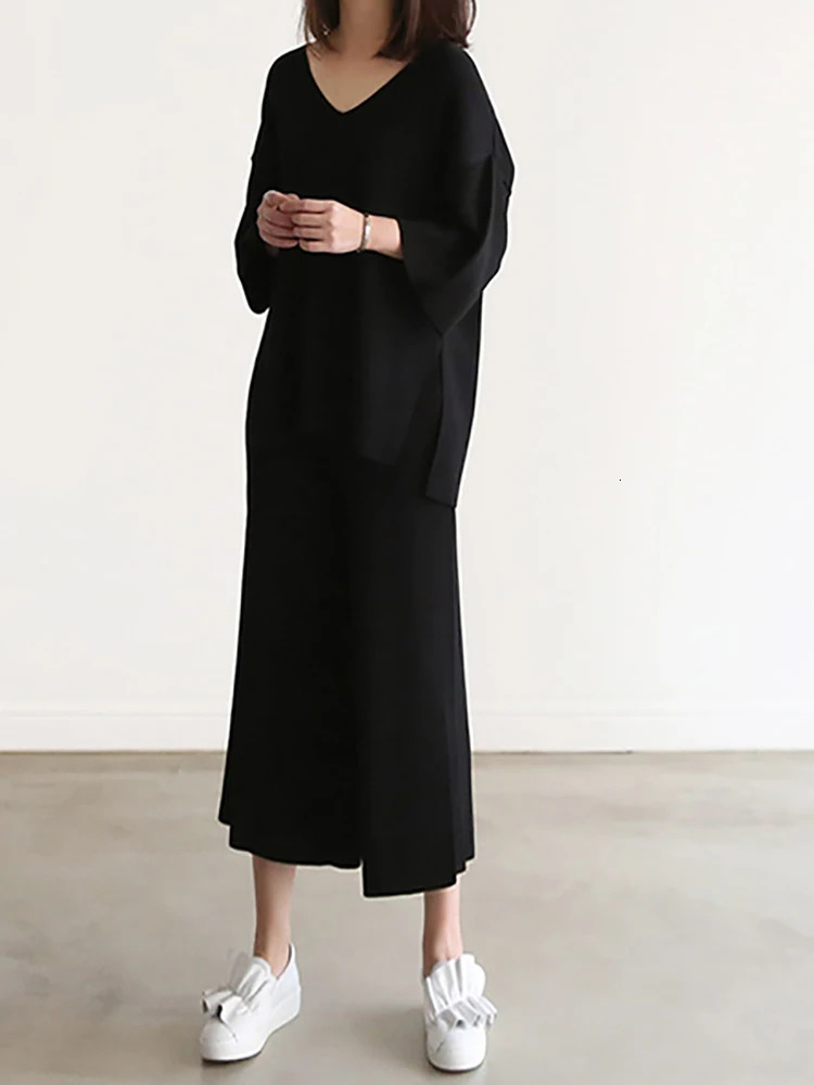 Womens Two Piece Pants Mens knitted set womens summer Vneck top wide leg pants fashionable twopiece 231118wtt