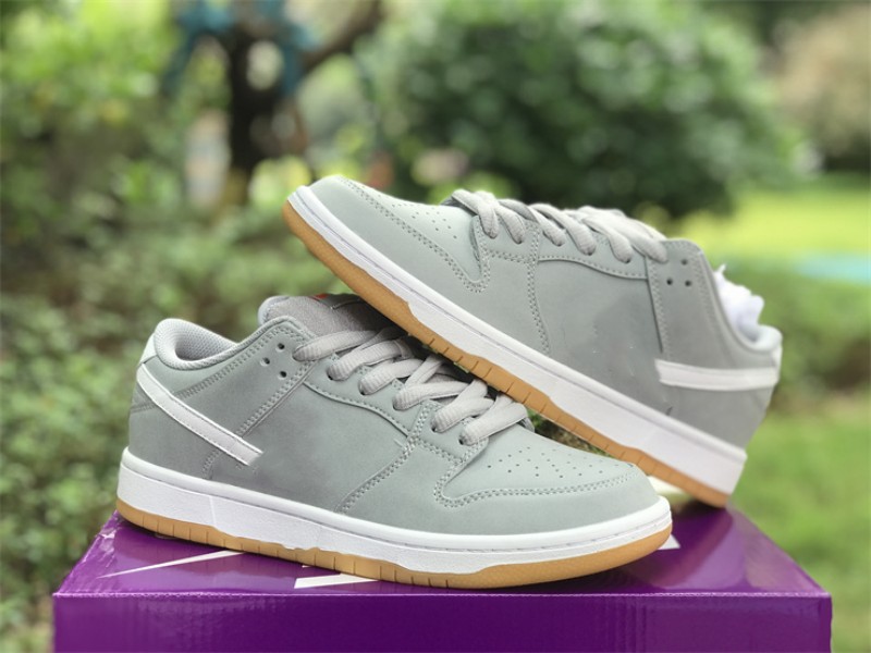 Running Shoes DK Low PRO ISO Orange Label skateboard shoes Grey/Gum top quality trainers sports sneakers With Box
Running Shoes DK Low PRO ISO Orange Label skateboard shoes Grey/Gum top quality trainers sports sneakers With Box