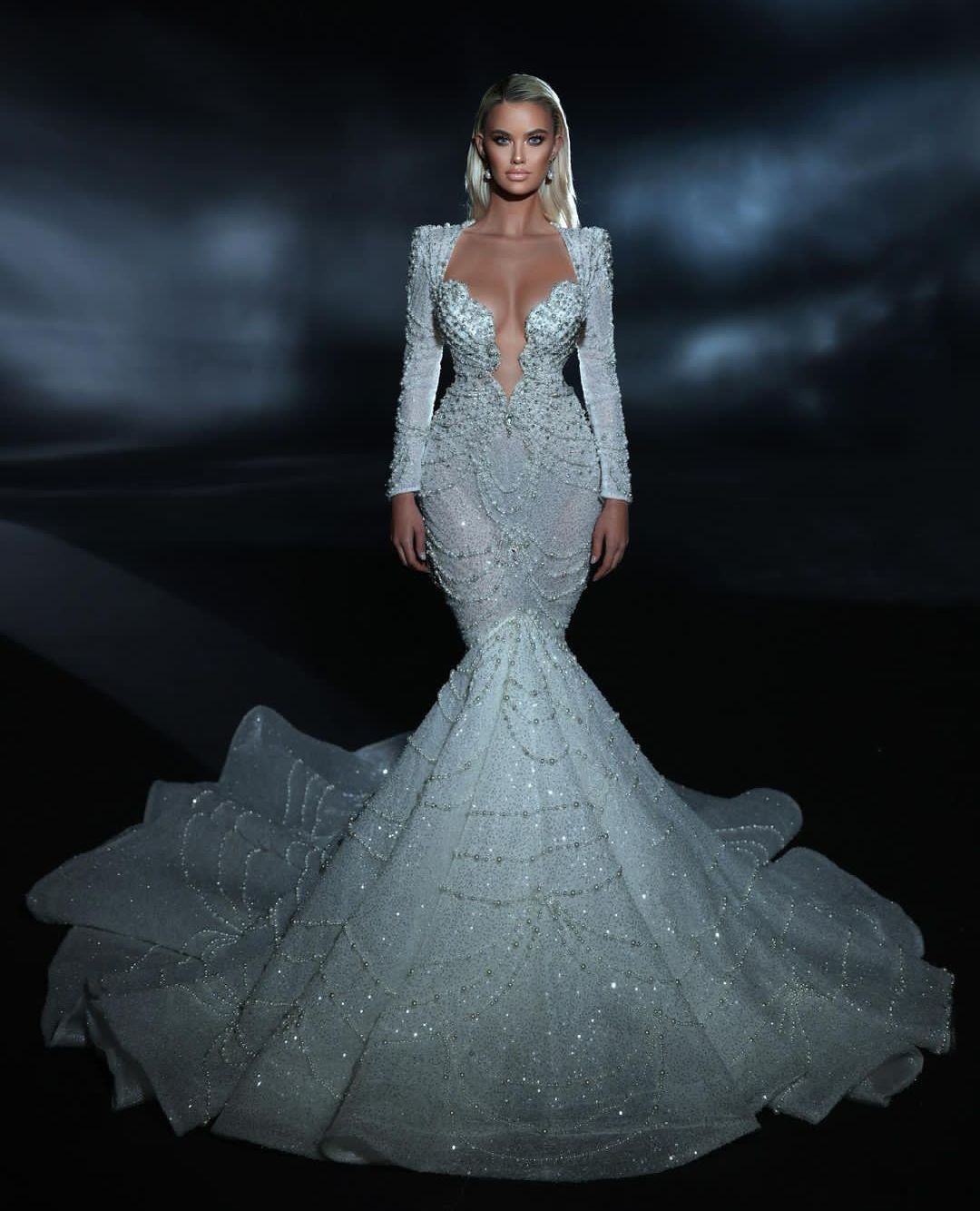 Wedding Exquisite Mermaid Dresses Long Sleeves V Neck Appliques Sequins Ruffles D Lace Trumpet Train Floor Length Pearls Hat Bridal Gowns Custom Made 