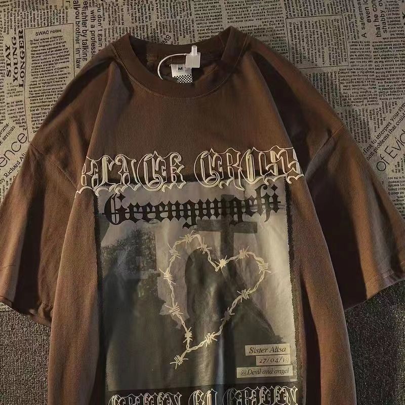 Womens TShirt Summer European and American br retro love short sleeved tshirt men women couples students loose high street wild 230419