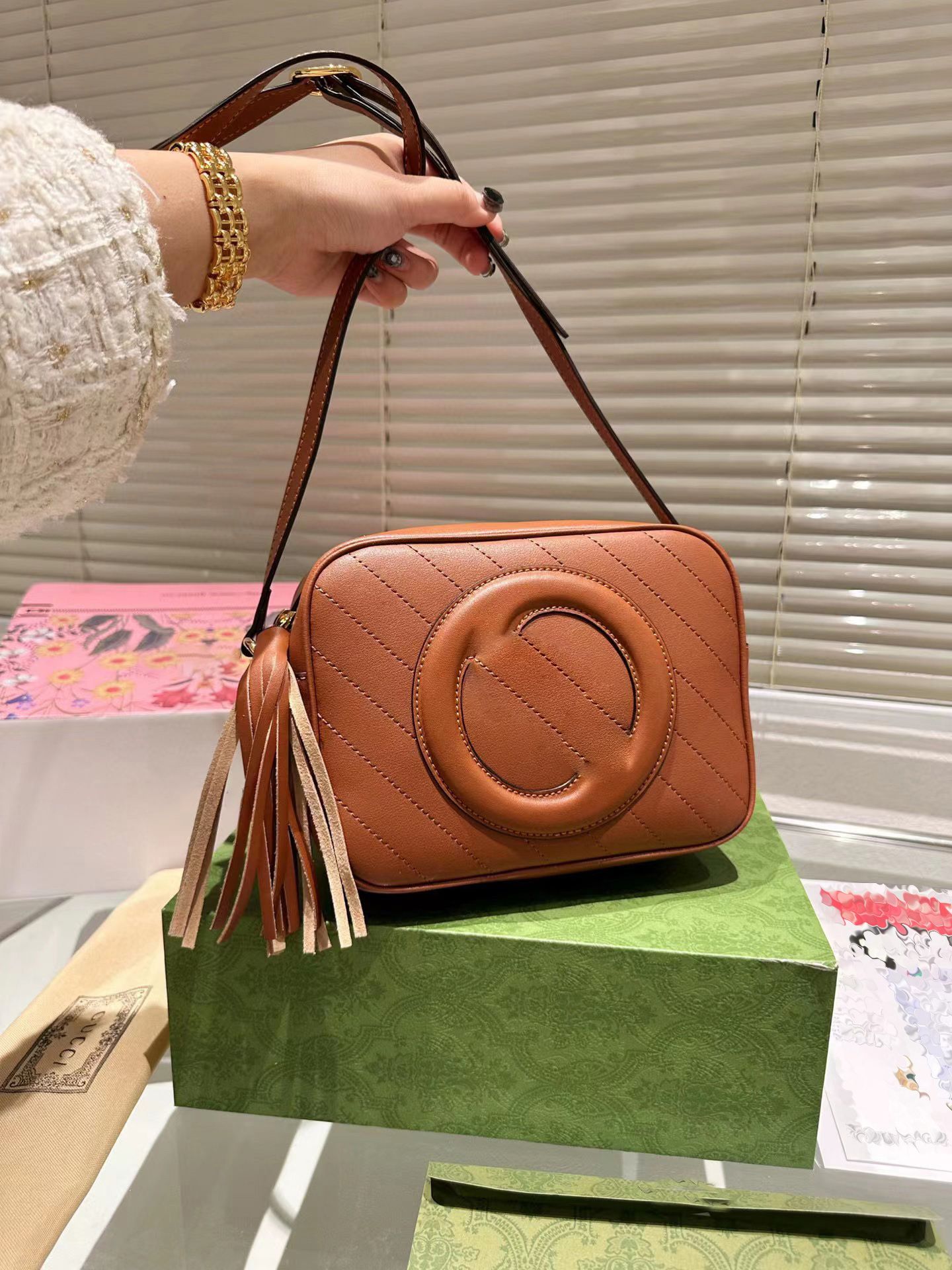 Blondie small shoulder bag women Crossbody Bag leather handbag wallet purse tassel 
Blondie small shoulder bag women Crossbody Bag leather handbag wallet purse tassel