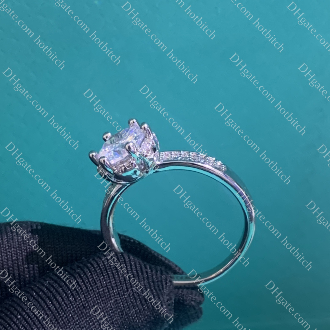 Diamond Ring Luxury Women Band Rings Designer Wedding Rings for Women High quality Jewelry Anniversary Gift With Box
Diamond Ring Luxury Women Band Rings Designer Wedding Rings for Women High quality Jewelry Anniversary Gift With Box