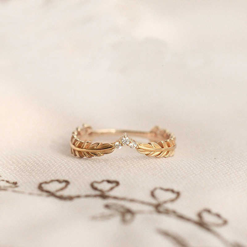 Band Rings Leaves Straw Feather Rings For Women Elegant Style Cubic Zirconia Yellow Gold Color Career Gift Fashion Jewelry KAR348