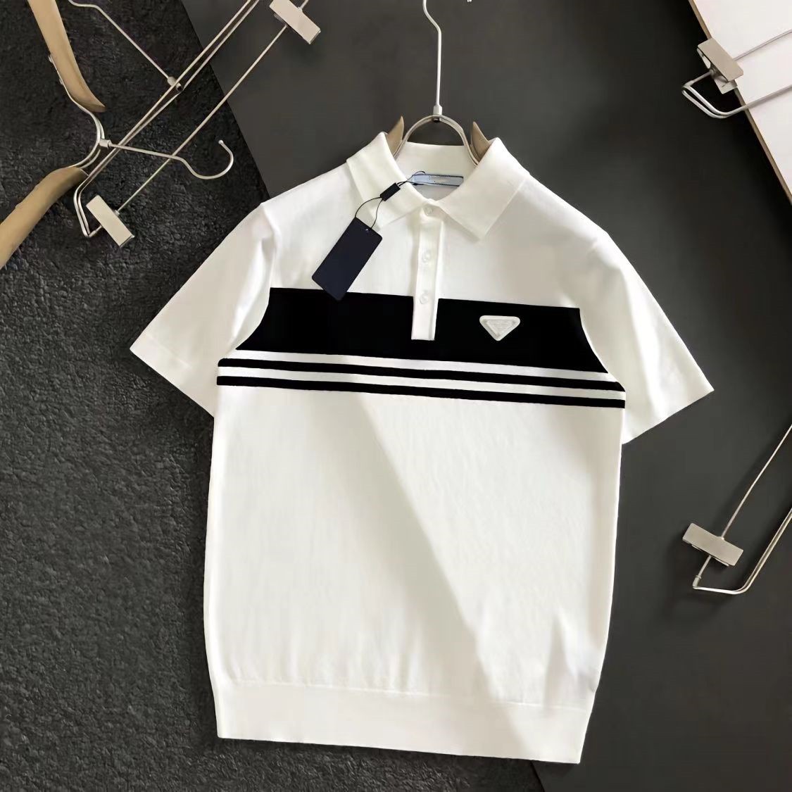 Street Designers Polo Shirts designer High Embroidery Solid color lapel polos Garter Printing Top Quality Cottom Clothing Polos 2023 VK2H
Street Designers Polo Shirts designer High Embroidery Solid color lapel polos Garter Printing Top Quality Cottom Clothing Polos 2023 VK2H